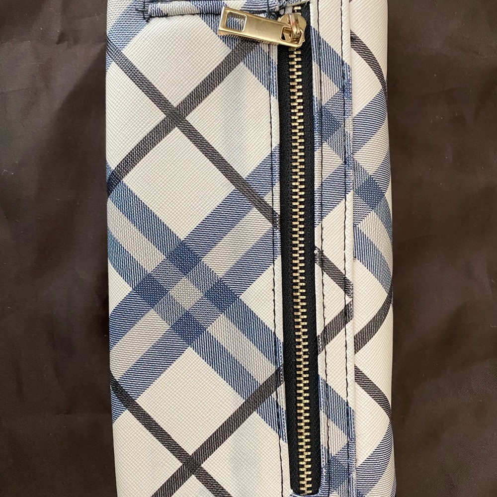 Apt. 9 Wallet